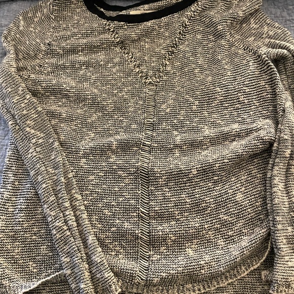 Ladies youthful sweater by Vans - Picture 3 of 4